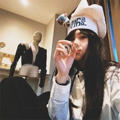 没人告诉我，我爹是皇帝啊